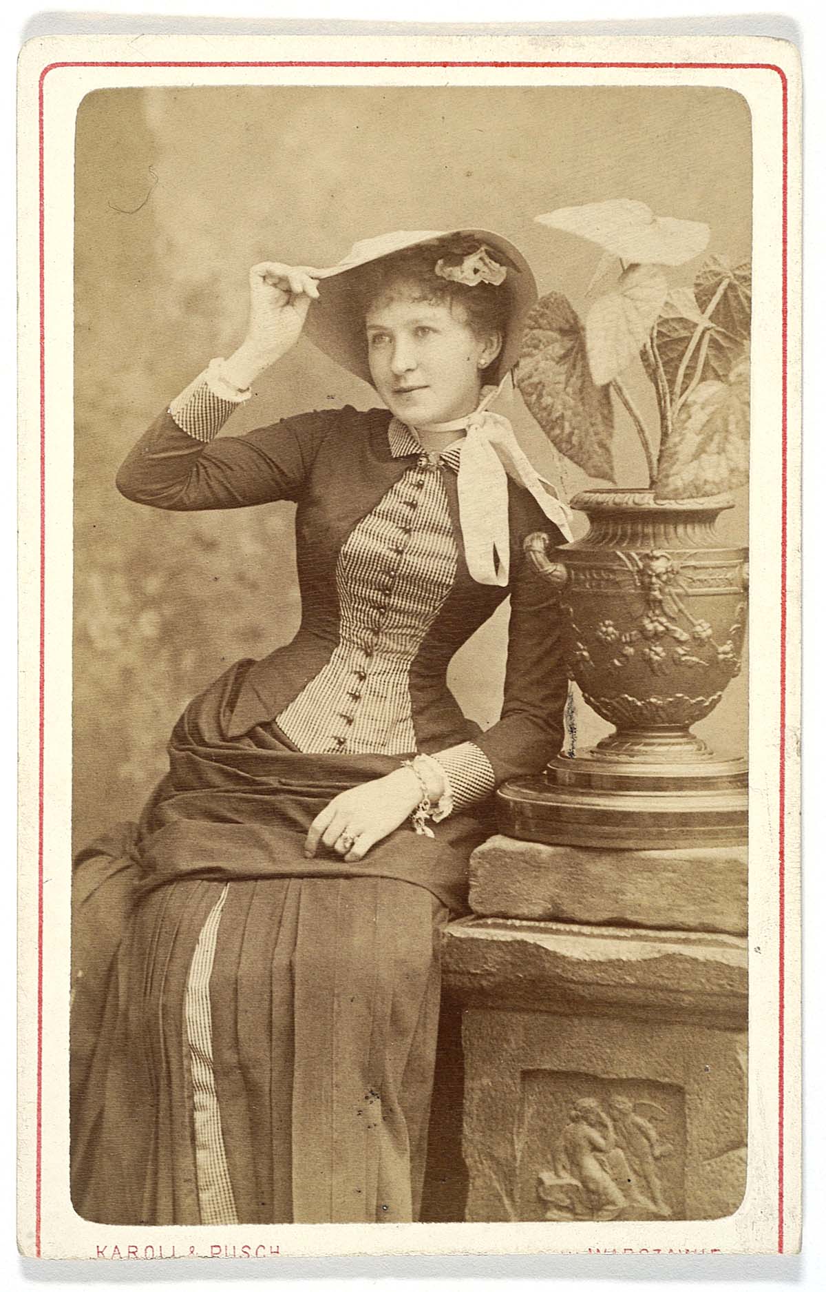 Portret Jadwigi Czaki. Fot. Karoli & Pusch w Warszawie, ok. 1885. Ze zbiorów BN.